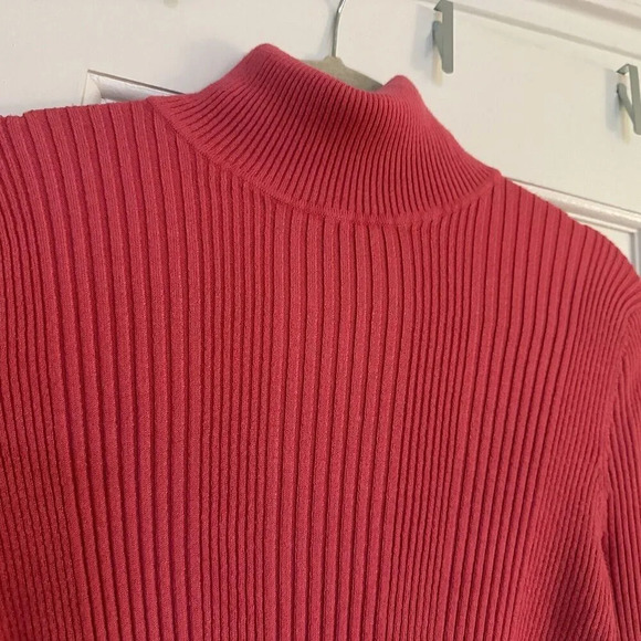 UNITED STATES SWEATERS Long Sleeve Turtleneck Hot Pink Size Small - Picture 2 of 4
